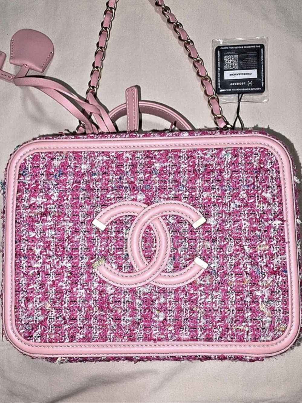 Chanel Pink Tweed CC Filigree Vanity Case - Picture 2 of 15